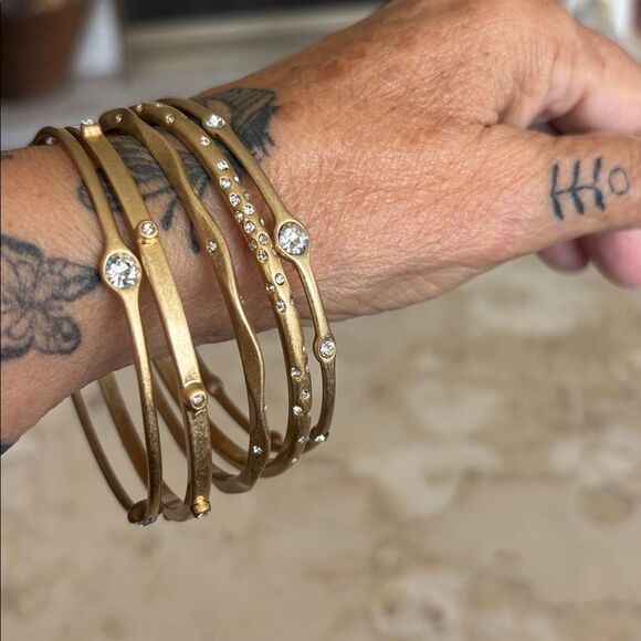 Lia Sophia Bangles Set - 5 Brushed Gold-tone & Crystals Bracelets - Picture 3 of 10